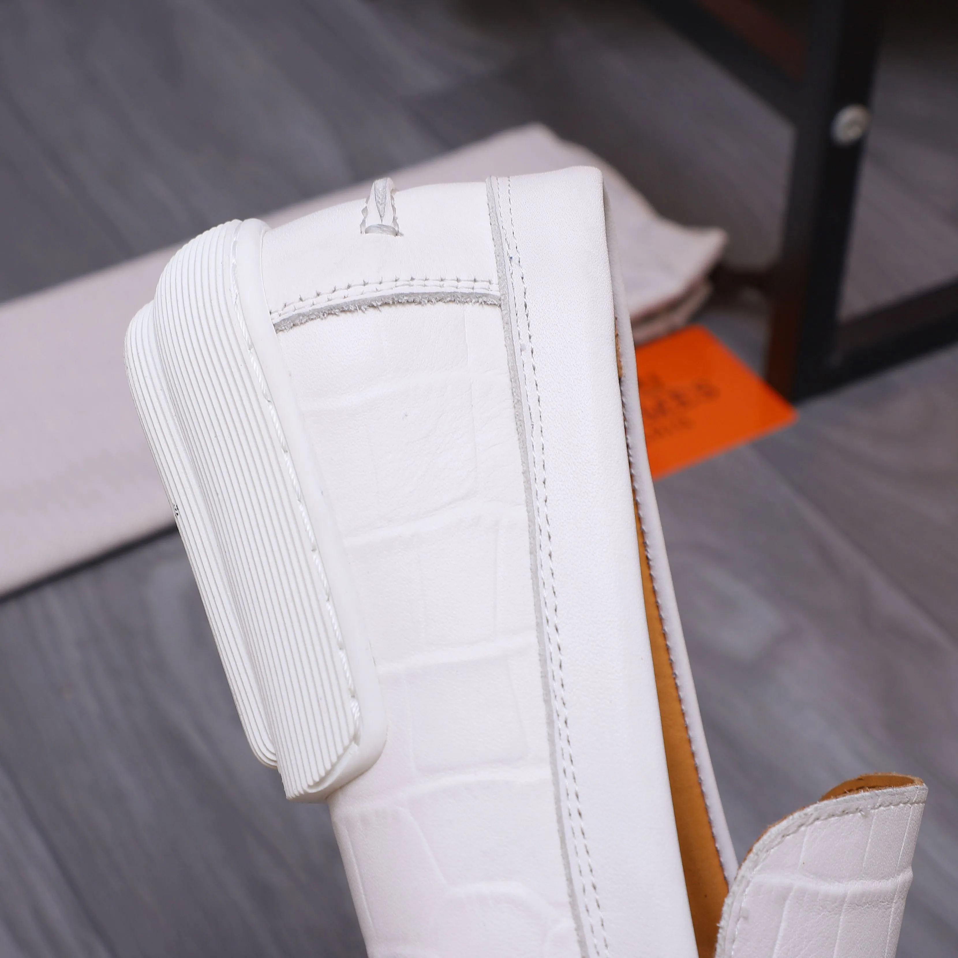 Men's shoes 💰500 Product trademark: HERMES "Hermes" casual slip-on leather shoes Regular size: 38-46 (45.46 custom-made, non-returnable) Product materials: Selected high-quality stone grain cowhide upper, cowhide lining, original outsole